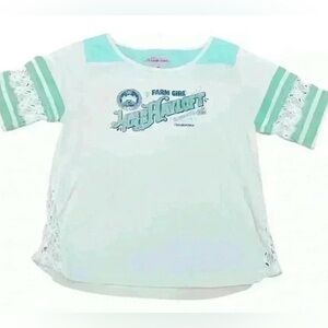 FARM GIRL likes to play in HAYLOFT👚 lace sleeves